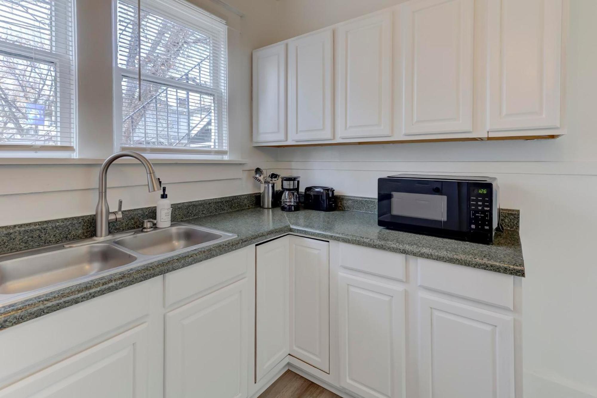 Charming Cooper-Young Flat In The Heart Of Memphis Eksteriør bilde